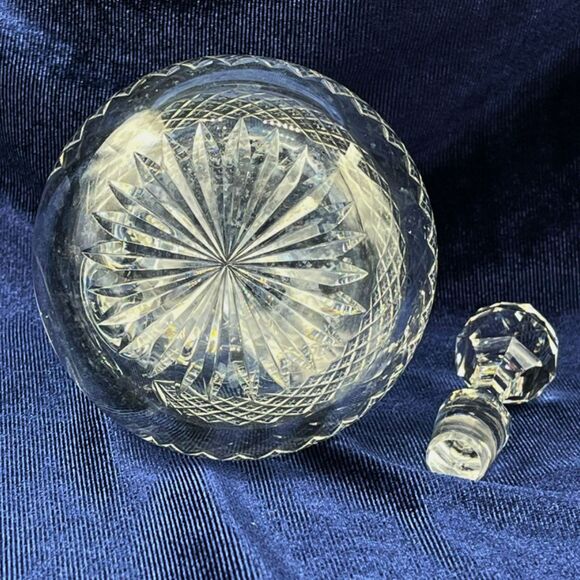 Vintage Lead Crystal Cruet Decanter Mid-Century Diamond-Point Cut Pattern 6.5" - Picture 7 of 7